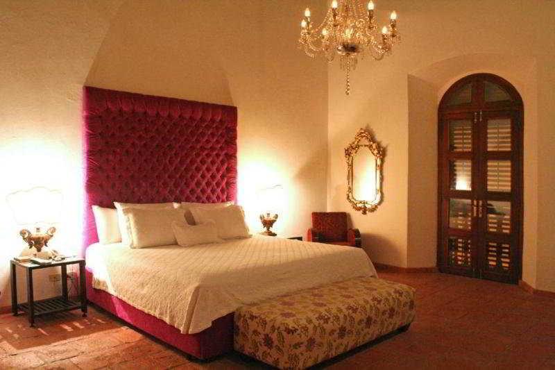 Hotel Boutique Casa Del Arzobispado Картахена Экстерьер фото